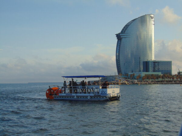 Beer Pedal Boat - Imagen 2